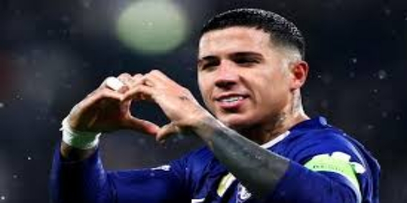 恩佐·费尔南德斯的定位困境-杏彩体育