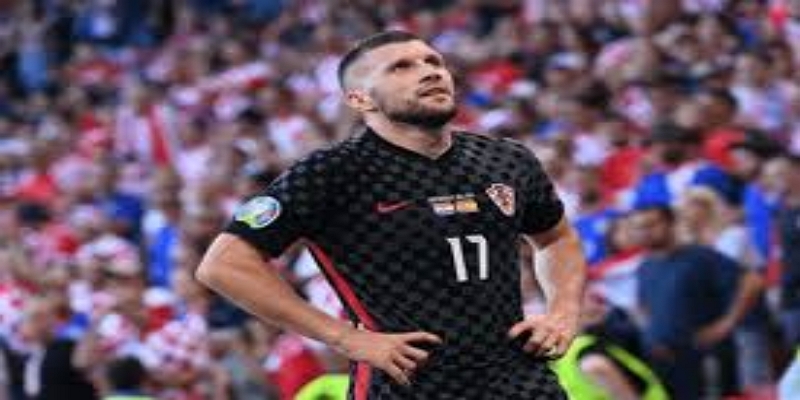 战术十字路口的抉择-杏彩体育