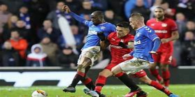 下半场反扑受阻：进攻乏力与心理压力-杏彩体育