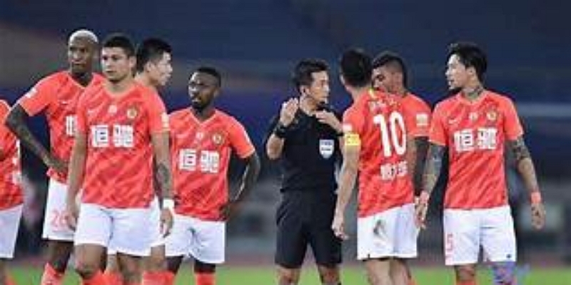 杏彩体育聚焦：百年俱乐部陷入债务泥潭的真实现状-杏彩体育